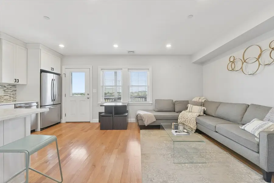 214-216 E Eagle St #5, Boston, MA 02128 - #3