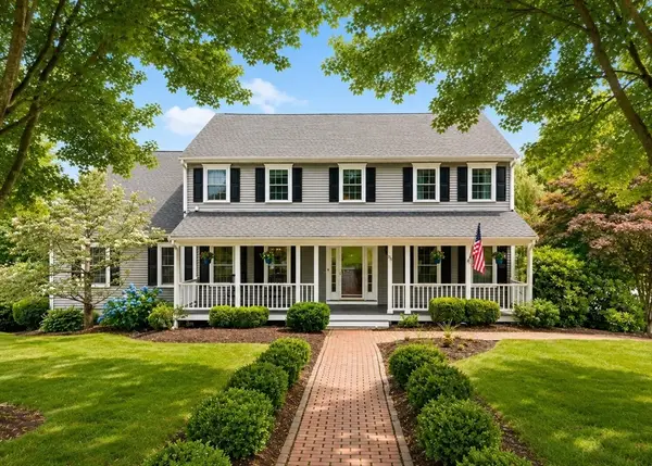 130 Deer Hollow Trail, Raynham, MA 02767