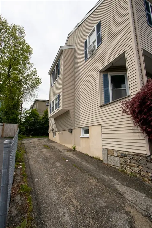 86 Pilgrim Ave, Worcester, MA 01604 - #3