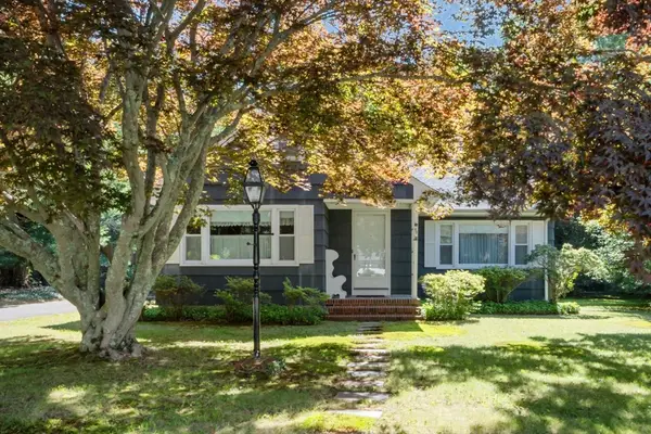 48 Jason Dr, Dartmouth, MA 02748