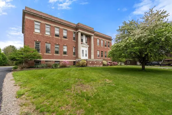 280 Village Street #D 2, Medway, MA 02053