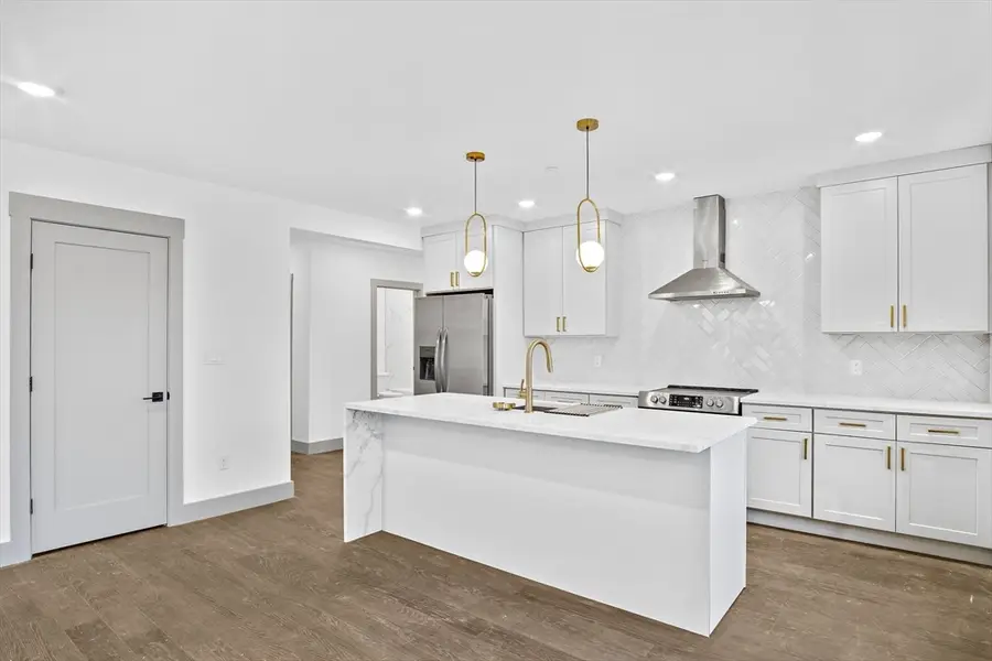 127 E Cottage St #3, Boston, MA 02125 - #3