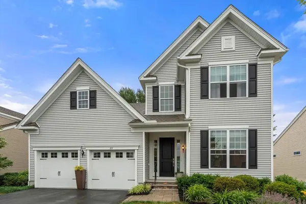 20 Glen Ellen Blvd #20, Millis, MA 02054