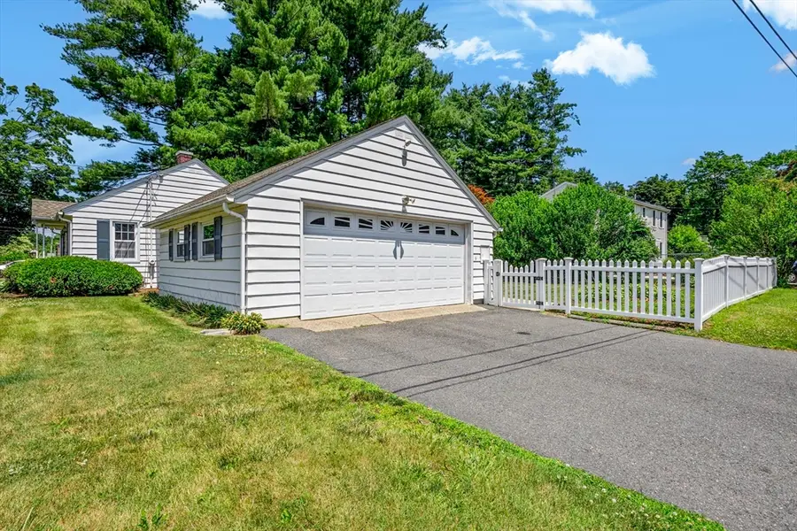 1855 Parker St, Springfield, MA 01128 - #2