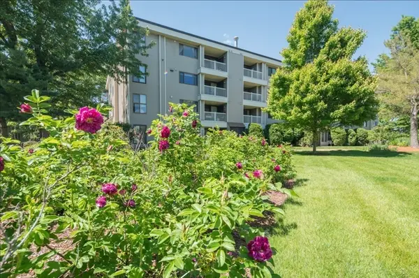 255 North Rd #158, Chelmsford, MA 01824