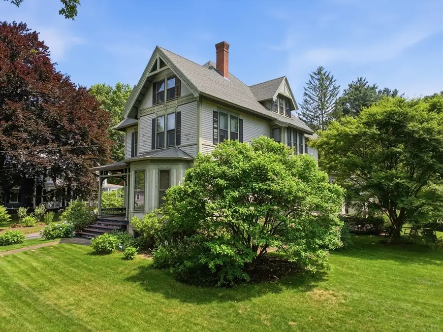 33 Gilbert St, North Brookfield, MA 01535 - #3