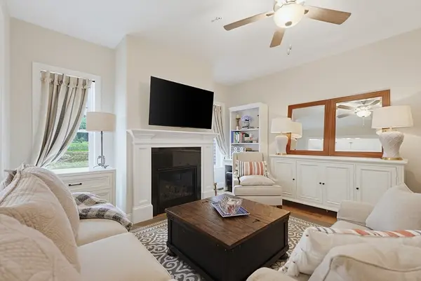 64 Palmetto Dr #64, Bellingham, MA 02019