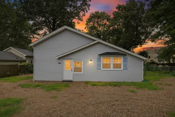 109 N Lake Ave, Southwick, MA 01077