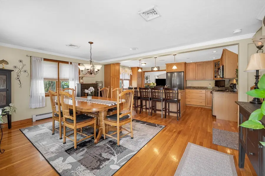 6 Surrey Rd, Woburn, MA 01801 - #2