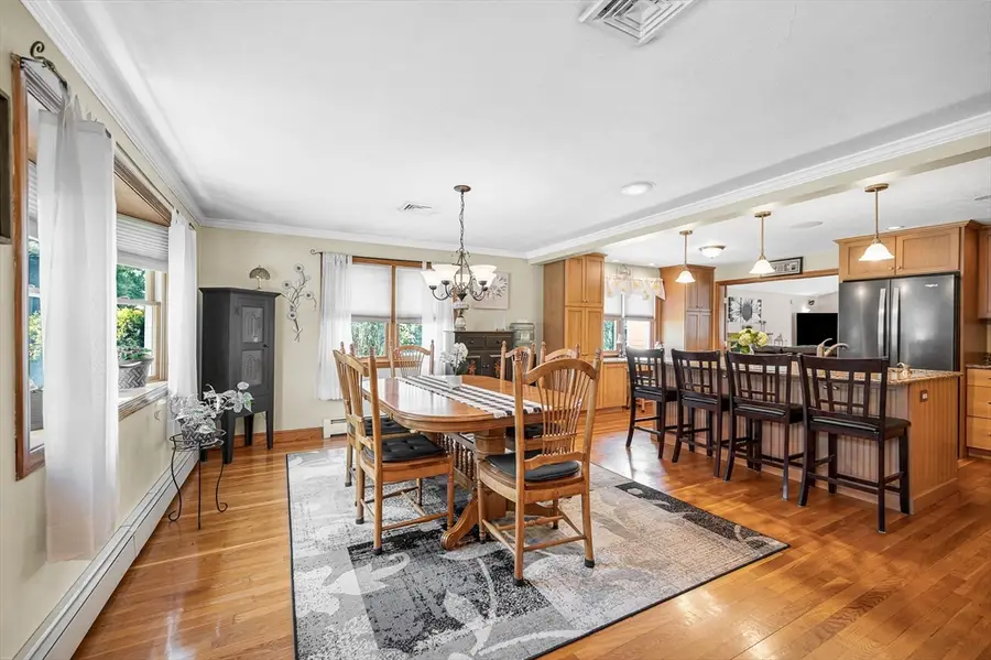 6 Surrey Rd, Woburn, MA 01801 - #3