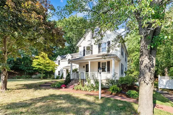 109 Grove St, Lexington, MA 02420
