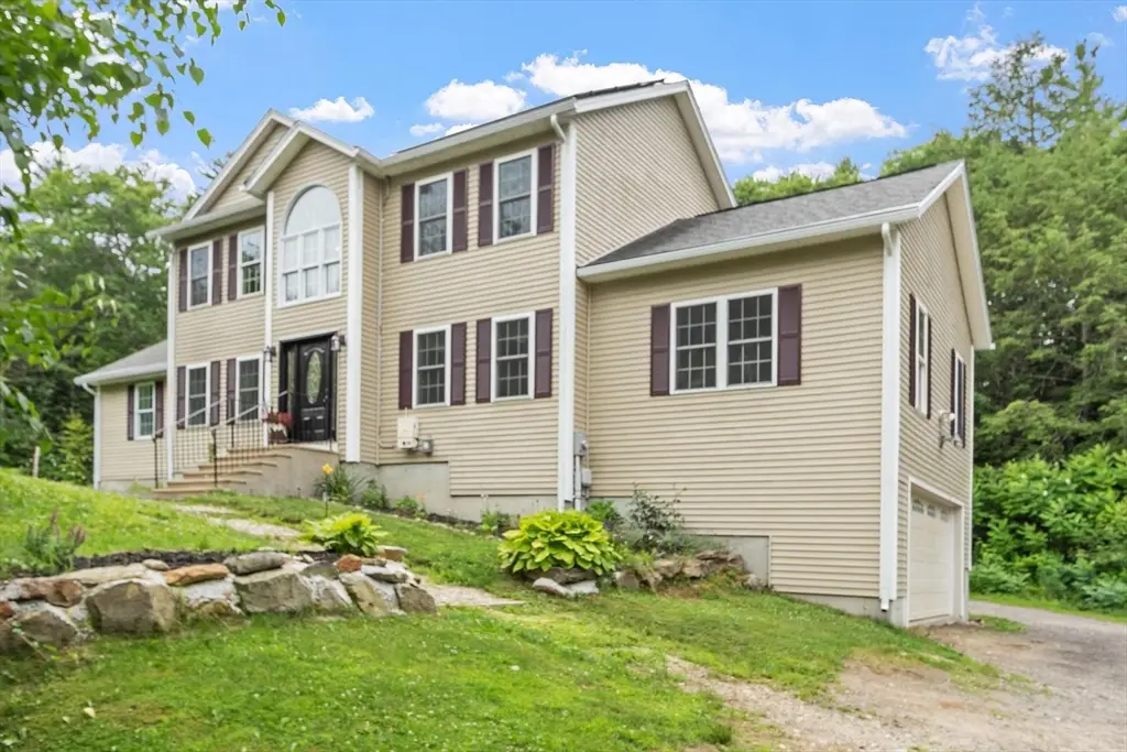365 Benjamin St, Winchendon, MA 01475 - #1