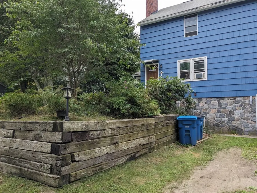 17 Elm St, Monson, MA 01057 - #3