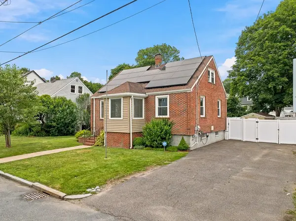 32 North Mountain, Melrose, MA 02176