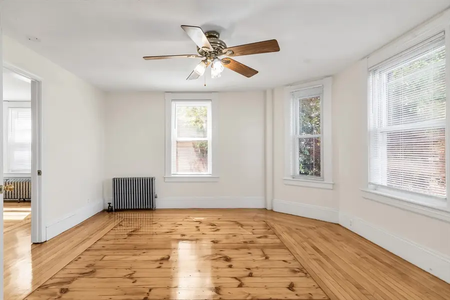 165 University Ave, Lowell, MA 01854 - #2