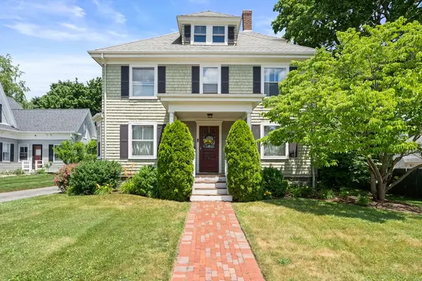 18 Plymouth St, Abington, MA 02351