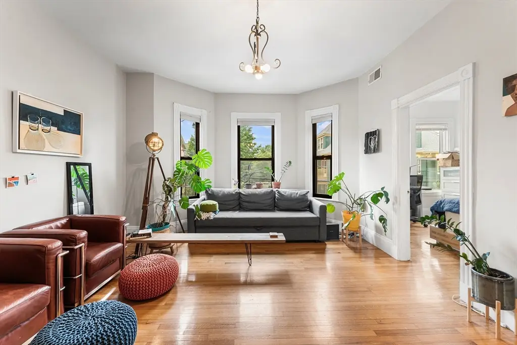 40 Rockview St #3, Boston, MA 02130 - #1