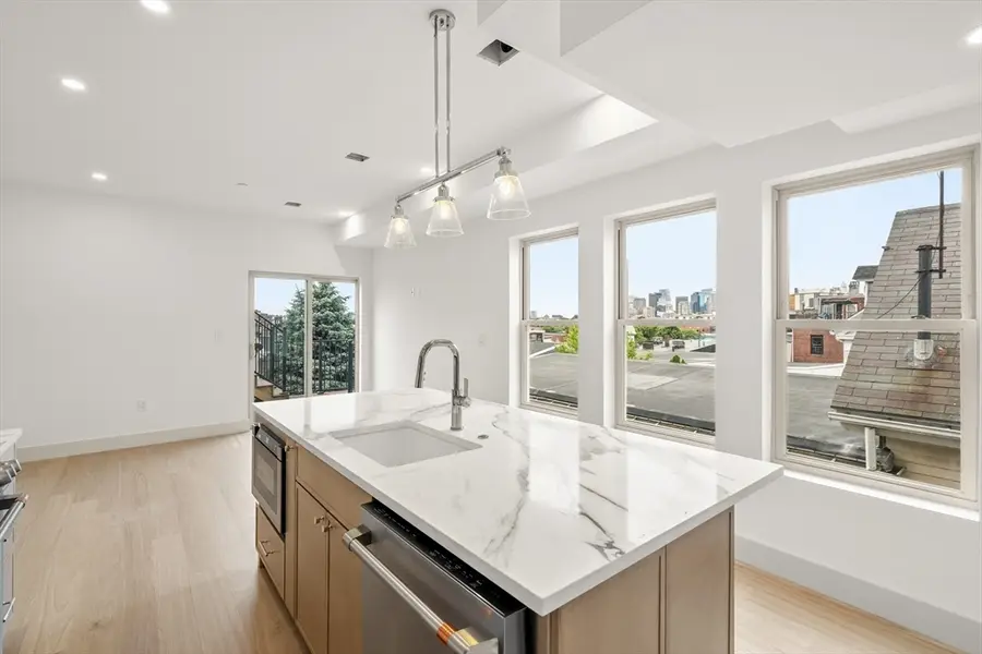 17 Princeton St #PH, Boston, MA 02128 - #3