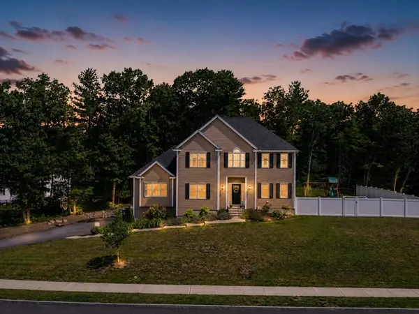 377 Rebecca Rd, Northbridge, MA 01588