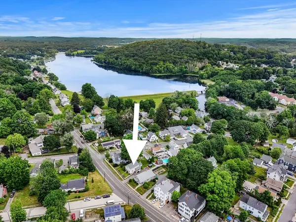 45 Whitehall Rd, Amesbury, MA 01913