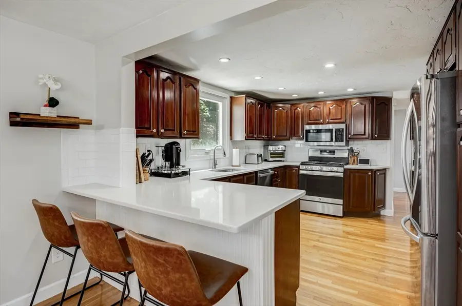 27 Lawnview Dr, Braintree, MA 02184 - #2