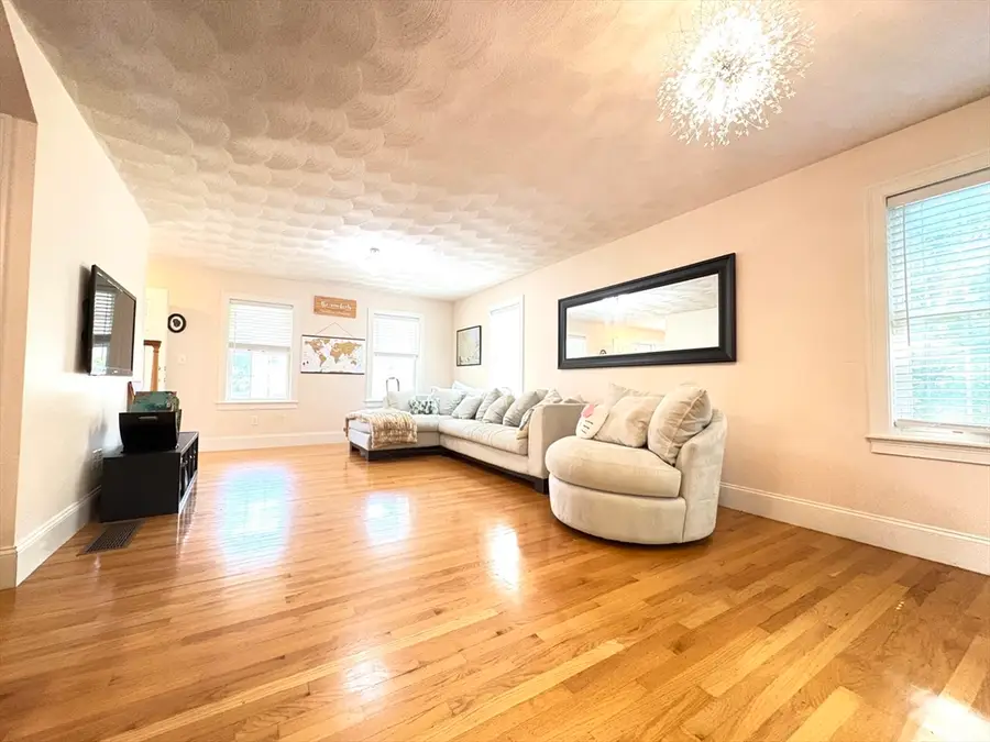 27 Kennedy Ave, Billerica, MA 01821 - #3