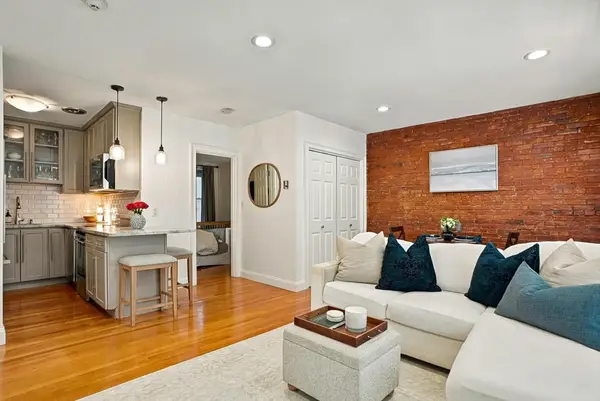8 Battery St #4, Boston, MA 02109
