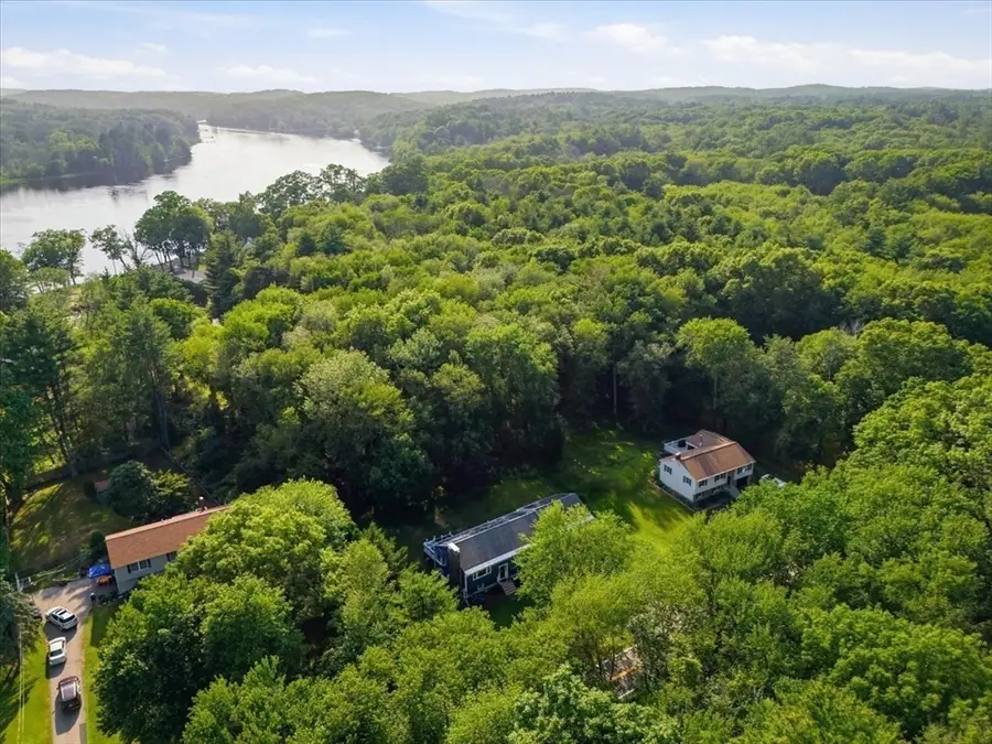 10 Buttonwood Rd, Amesbury, MA 01913 - #3