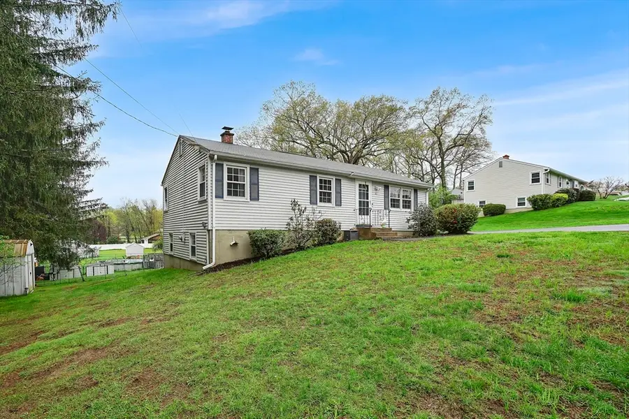 41 Pinewood Ln, Westfield, MA 01085 - #3