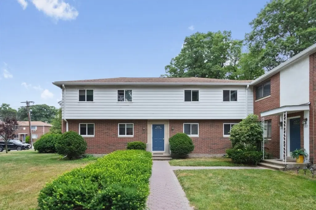 208 Bishop Dr #208, Framingham, MA 01702 - #1