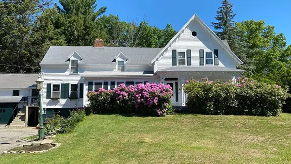 12 Nelson Pl, Worcester, MA 01605
