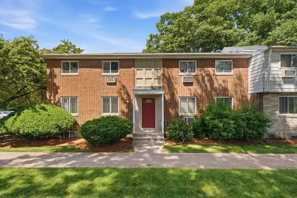 18 Wilson Dr #18, Framingham, MA 01702