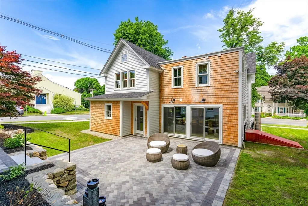 443 Merrimac St, Newburyport, MA 01950 - #1