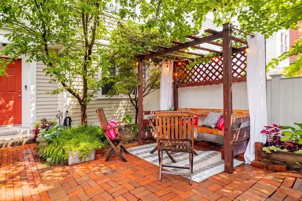217 Hamilton Street #217, Cambridge, MA 02139