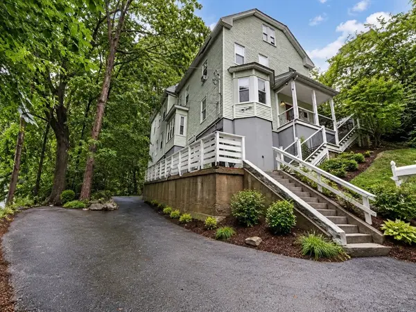 8 Jay St, Fitchburg, MA 01420