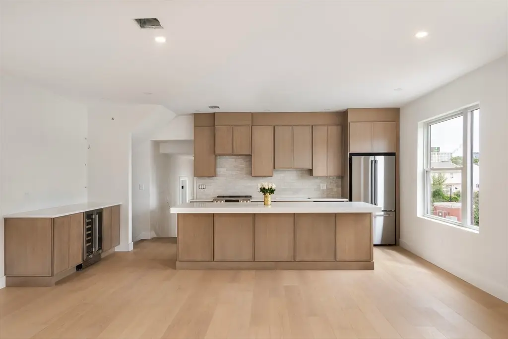 60 Franklin St #2, Somerville, MA 02145 - #1