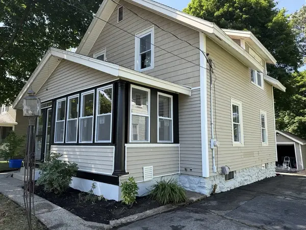 47 Ideal Rd, Worcester, MA 01604