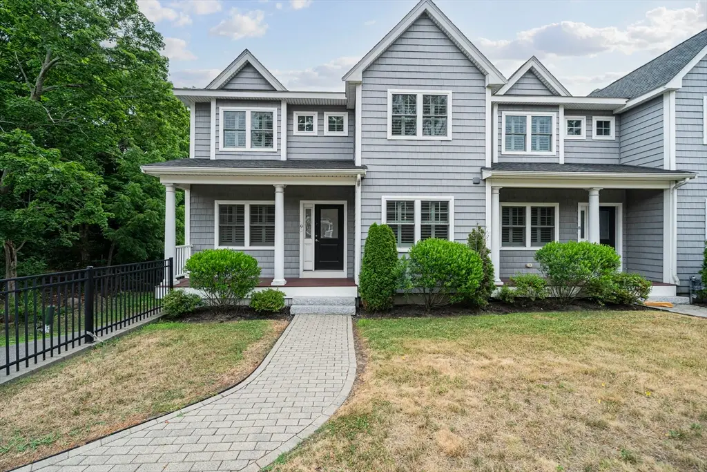 205 Elm St #9, Braintree, MA 02184 - #1