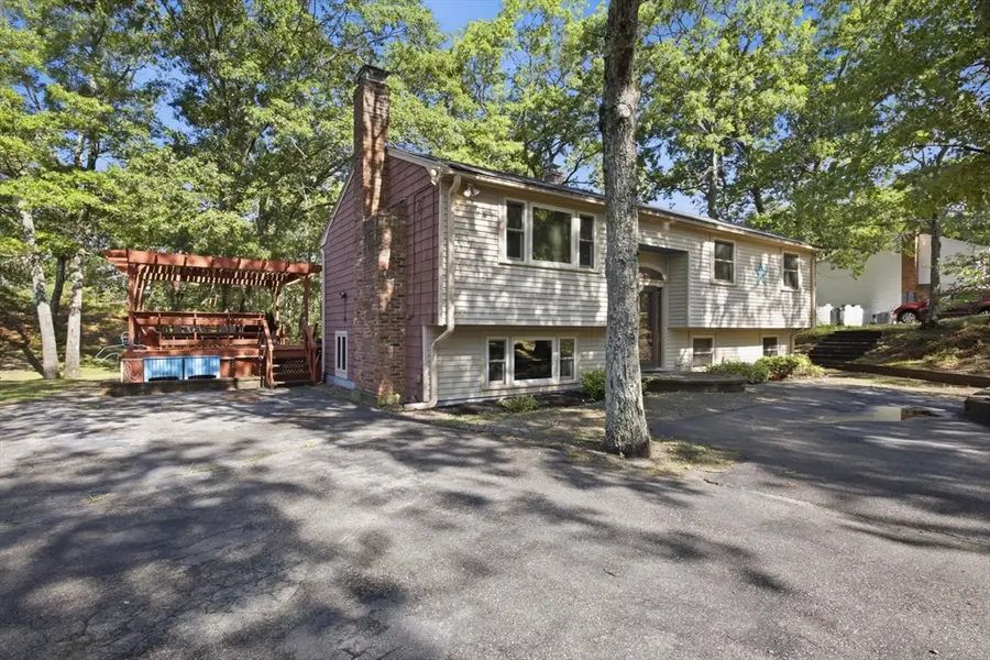 111 Rocky Pond Rd, Plymouth, MA 02360 - #2