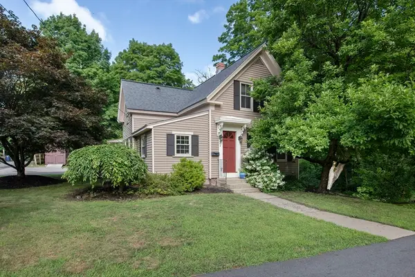 21 Lincoln Street, Medway, MA 02053