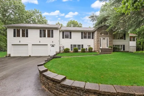 1 Savel Ln, Sharon, MA 02067
