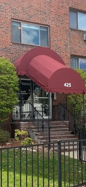425 S Huntington Ave #1, Boston, MA 02130