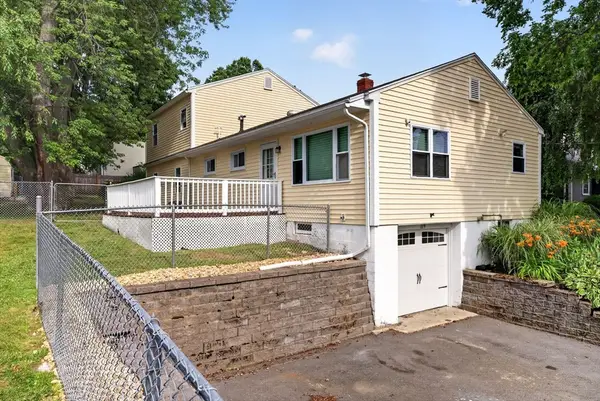 119 High St, North Andover, MA 01845