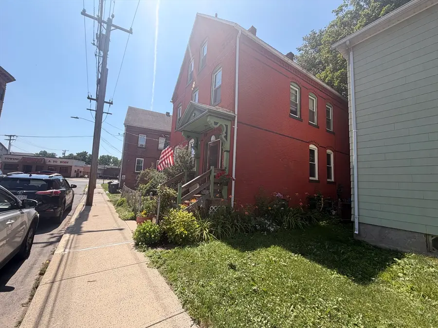 7 Park St, Chicopee, MA 01013 - #3