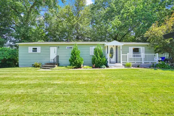67 Fieldston St, Springfield, MA 01119