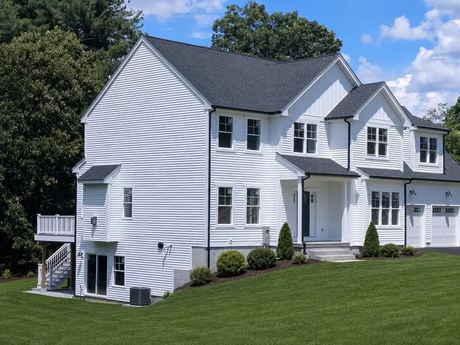 17 West Main Street, Upton, MA 01568 - #2