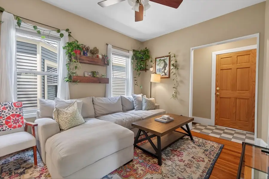 62 Hudson St #1, Somerville, MA 02143 - #3