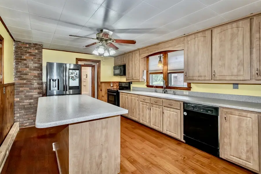 15 Kenwood Street, Westfield, MA 01085 - #3