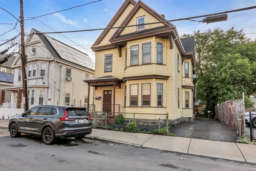 7 Trenton St, Lawrence, MA 01841 - #3