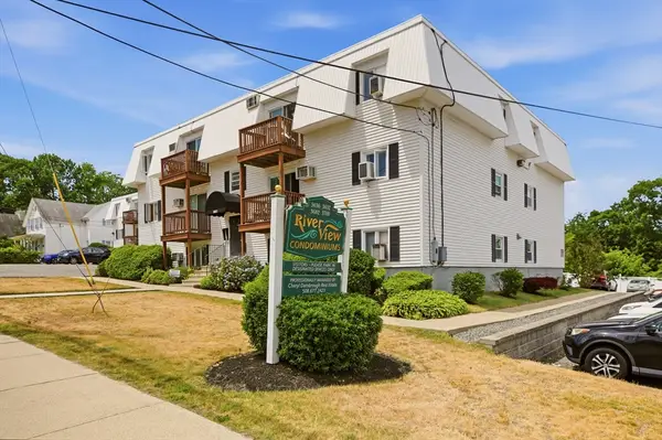3636 N Main St #12, Fall River, MA 02720